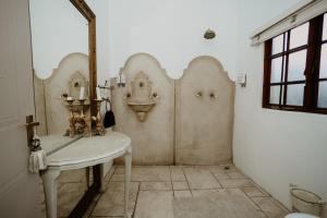 Tuis Guest House and Coffee Shop