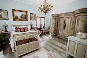 Tuis Guest House and Coffee Shop