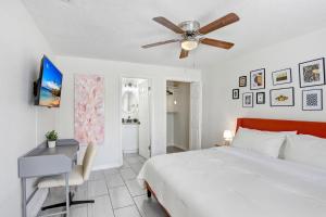 Tropical Pool Oasis Minutes From Tampa Bay Beaches