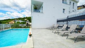 Val Apartment - Four Seasons Escape in Opatija Hillside