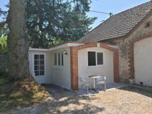 Charmant studio à Saint-Ay, 25 m², avec vue sur le jardin