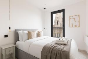 New! Central 2BR Flat with Balcony in Whitechapel