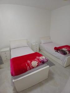 شقه مميزه في عرابيا الغردقه امام فندق بيروت