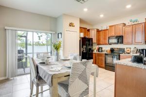 4 Mi to Brandon Exchange Resort-Style Townhome!