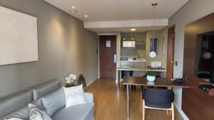 Ótimo apartamento Batel até 4 pessoas! Apartamento em hotel serviço 24h