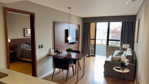 Ótimo apartamento Batel até 4 pessoas! Apartamento em hotel serviço 24h