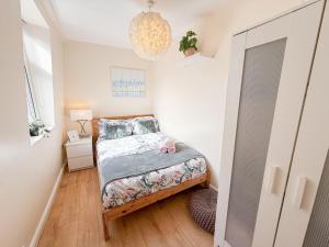 Bright 3-Bedroom Aldgate Flat with Free WIFI near Tower Hill, Brick Lane & Spitalfields