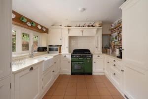 Chestnut House Sleeps 10