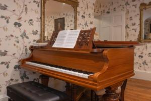 Chestnut House Sleeps 10