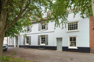 Chestnut House Sleeps 10