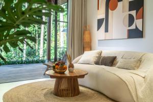 Parma by DH - Sun, Style and Comfort - New Villa with Pool in Prime Area