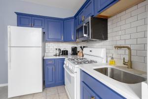 Modern 1BR Near NYC Pet-Friendly with Laundry Unit