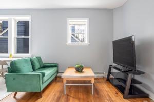 Modern 1BR Near NYC Pet-Friendly with Laundry Unit