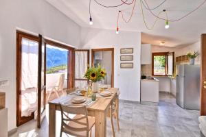 Villino Giuliana by Theater Home