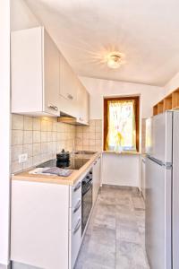 Villino Giuliana by Theater Home