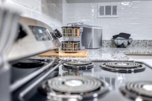 Downtown Luxury Apartment, 15 mins to Fort Benning