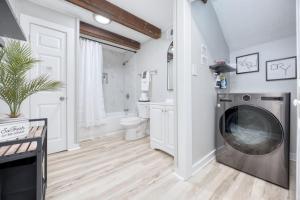 Downtown Luxury Apartment, 15 mins to Fort Benning