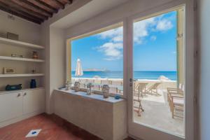 Casa Grande, historic Villa by the sea, in the sea