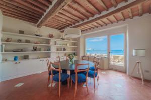 Casa Grande, historic Villa by the sea, in the sea