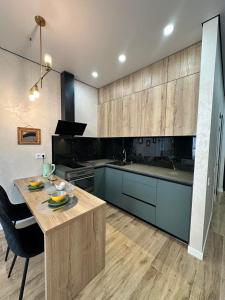 Апартаменты в Аркадии с видом на море и террасой !