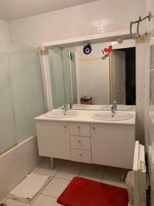 Logement avec grande terrasse.