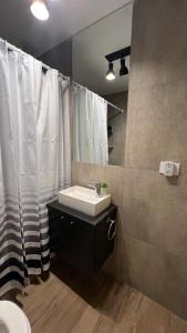 Arena Comfort a 2 cuadras del Movistar