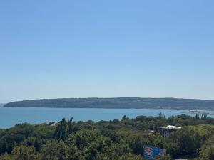 1BR Luxury apartment with sea view and parking space