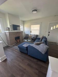 Downtown Location W Patio plus Washer and Dryer