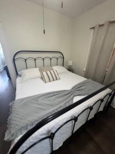 Downtown Location W Patio plus Washer and Dryer