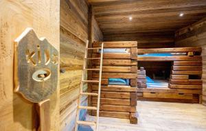 Chalet Le Petit Bes by Leavetown Vacations