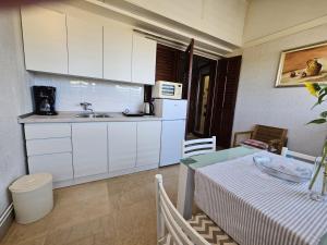 Studio apartment Gorana with swimming pool
