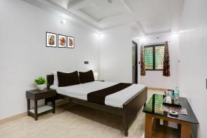 Hotel O by OYO Swarun and Banquet Hall Gulzarbagh Station Bus Stop