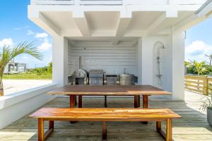 Casa Fortuna and Pool Club at Mahogany Bay