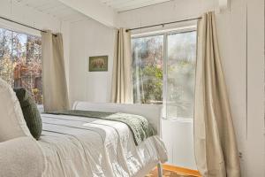 The Lounging Lodge near the Village!