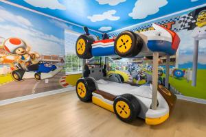 The Power-Up Palace 9BR Home with Private Pool