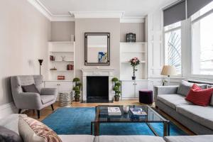 Cadogan Square Residence - High Ceilings and Balcony
