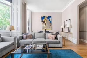 Cadogan Square Residence - High Ceilings and Balcony