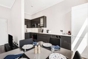 Stylish Kensington Home - Amazing Location