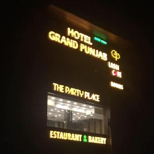 Hotel Grand Punjab