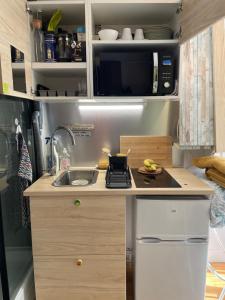 Studette équipée de 9m2 dans le 10ème