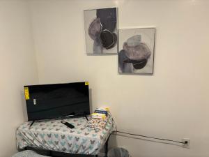 Brand new bedroom with Tv next JHU