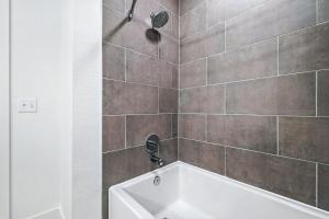 101 Stylish Condo, Resort Amenities, Near Stockyards