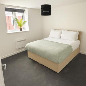 Kehoes Pad Near Etihad Stadium & Coop Live Arena Sleeps 4
