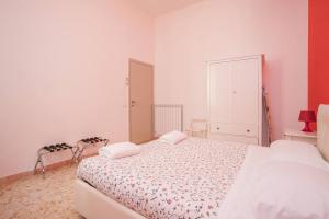 Large Apartment near Coliseum