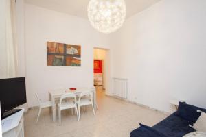 Large Apartment near Coliseum