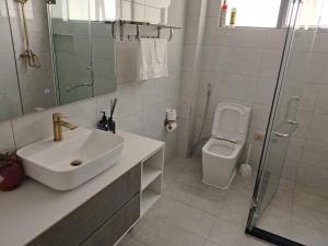 Royal Oaks Recedency