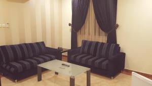 فيا للشقق المخدومة