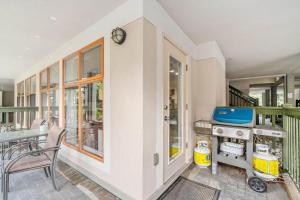 1BR in Northstar, Village Location, Hot Tub, Gas Fireplace, Secure Parking, Ski Storage