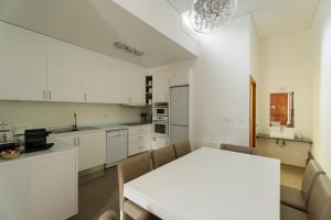 Casa de Cambres - by RowdHouses
