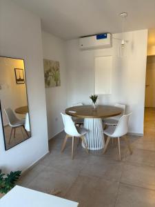 Moderno y luminoso, a metros del centro